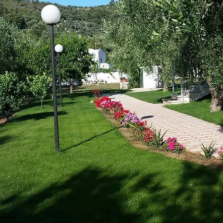 Piana Dei Greci Holiday home *