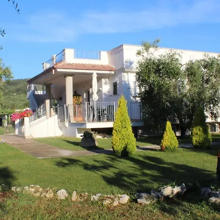 Piana Dei Greci Holiday home